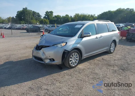 2013 Toyota Sienna Limited 7 Passenger z USA, uszkodzony, nr VIN 5TDDK3DCXDS069170